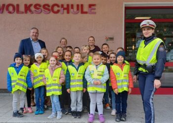 Warnwesten für Schulanfänger