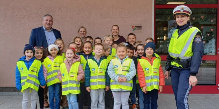 Warnwesten für Schulanfänger