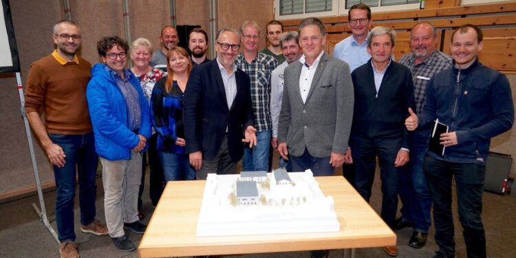 Ansturm bei der Projektvorstellung der Gemeinde Gschwandt durch BGM Fiedrich Steindl