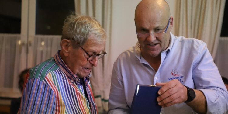 Oberösterreichische Skilehrer Innen rüsten sich für den Winter – Ehrungen langjähriger Mitglieder