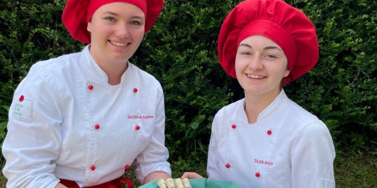 Zweimal Gutes tun: Wie das geht, zeigt die HLW Vöcklabruck im Projekt SAATs so GUT!