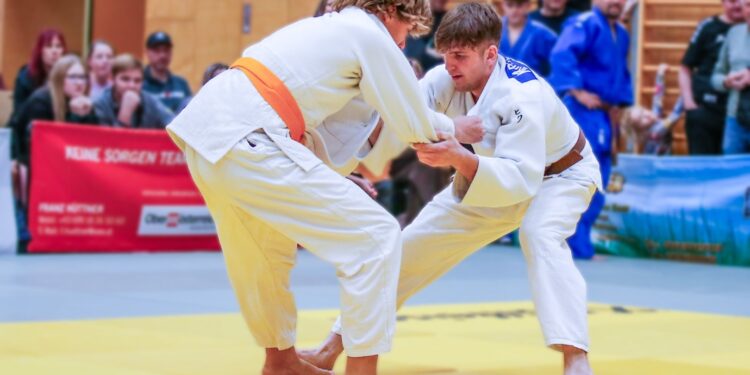 Judo Kirchham krönt sich erneut zum Landesmeister – Unbesiegt und mit vollem Einsatz zum Triumph!