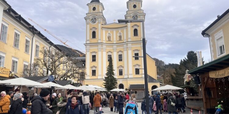 Adventmarkt in Mondsee