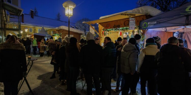 Adventmarkt im Schlossambiente zum ersten Advent