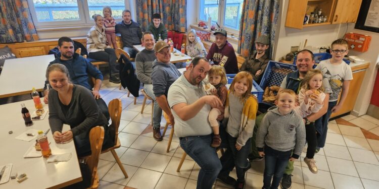 Frühstück für die Kinder vom Familiensonntag in der Hauptfeuerwache Bad Ischl