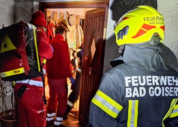 Nächtlicher Türöffnungs-Einsatz