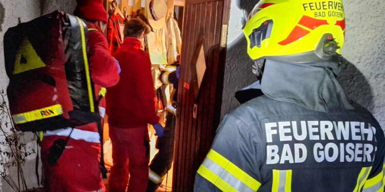 Nächtlicher Türöffnungs-Einsatz