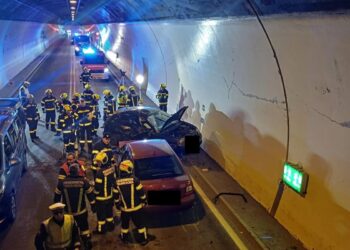 Verkehrsunfall im Bartelkreuztunnel endet tödlich