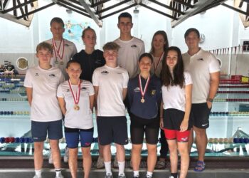 Saisonauftakt geglückt: Erfolgreiche Wettkämpfe für den Schwimmverein Vöcklabruck in Salzburg und Traun