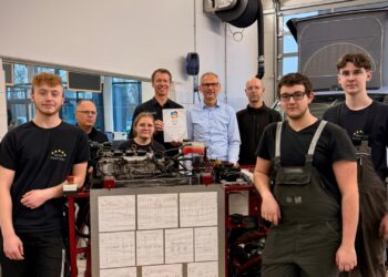 Vorbildlicher Lehrbetrieb: INEO-Auszeichnung für Automobile Mairhuber GmbH