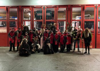 Nikolaus und Krampus besuchen Jugendgruppe der HFW Bad Ischl