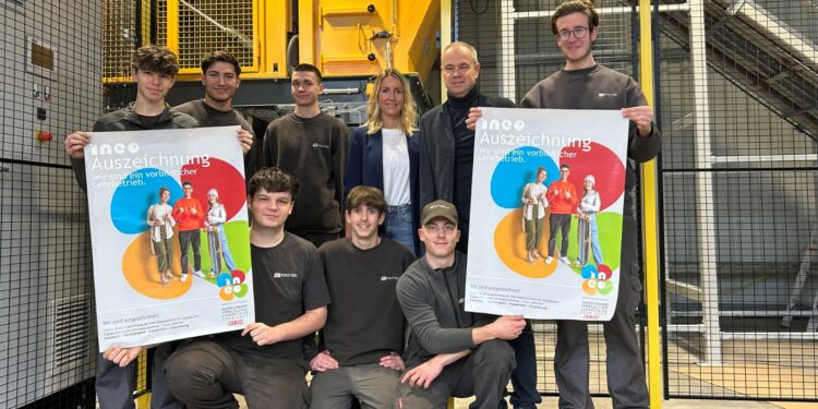Polytec setzt auf Lehrlinge und Nachhaltigkeit – INEO-Auszeichnung für vorbildhafte Ausbildung
