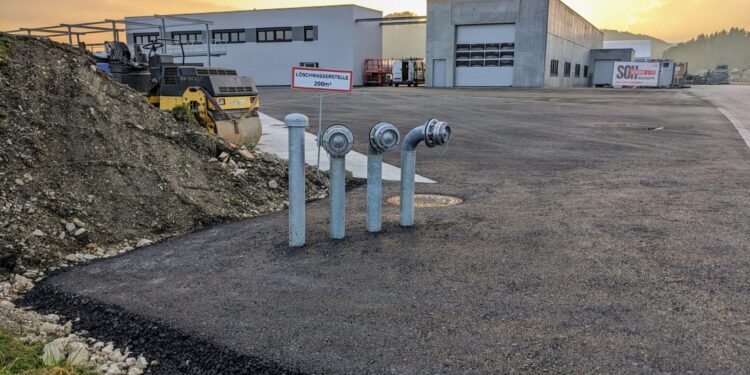 Neuer Löschwasserbehälter im Gewerbepark Zipf