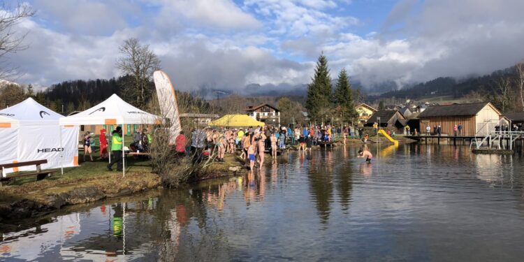 Neujahrsschwimmen 2025
