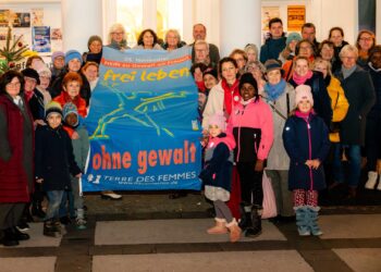 Aufruf gegen häusliche Gewalt an Frauen und Mädchen