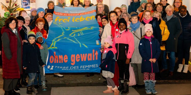 Aufruf gegen häusliche Gewalt an Frauen und Mädchen