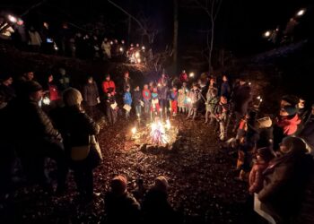 Pfadfinder Bad Ischl feiern Waldweihnacht am Kalvarienberg