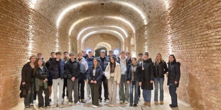 HAK-Schüler/innen auf internationaler Exkursion in Wien