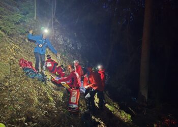 Absturz am Maisenkgerl: Bergrettung im fordernden Einsatz