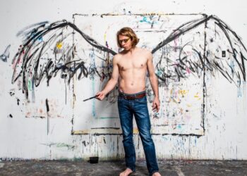 BLONDER ENGEL UND DIE KAPELLE ZUM GUTEN TON