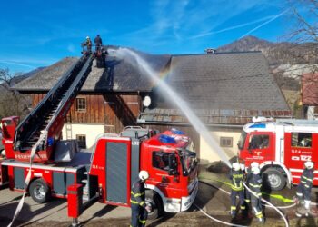 Kaminbrand in Bad Ischl: Feuerwehr verhindert größere Schäden
