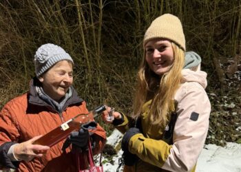 Alt gegen Jung: Spannendes Duell auf der Eisbahn Steinwand