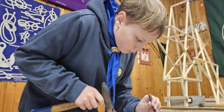 Pfadfindergruppe Bad Ischl bereichert den Glöcklerlauf 2025 mit neuen Kappen