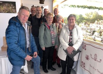 „Derf ma bitte Krippöschaun kemma?“