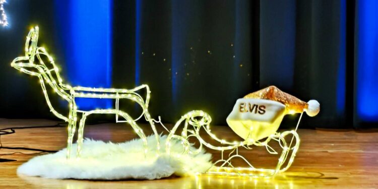 Pensionistenverband – Bezirksleitung Vöcklabruck lud zum Weihnachtskonzert „ELVIS – Merry Christmas Baby“