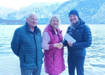 Männergesangsverein Hallstatt spendet für das Frauenhaus Salzkammergut
