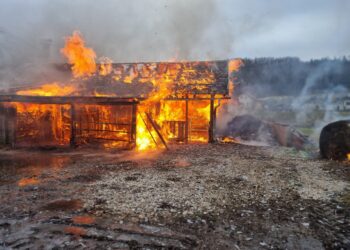 Großeinsatz in Bad Ischl: Stall in Vollbrand