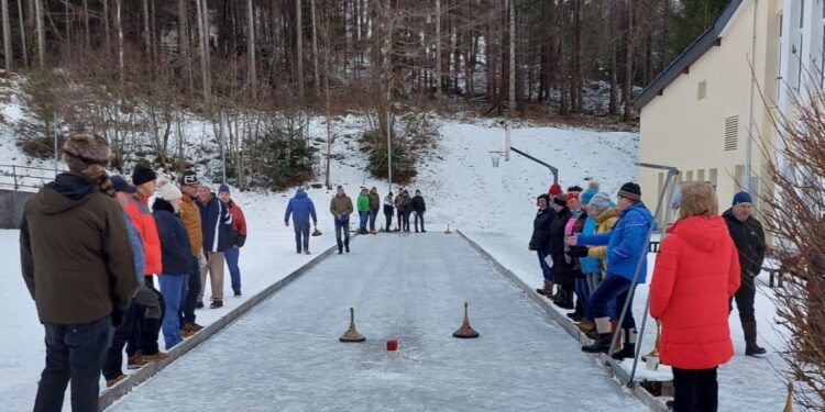 28. Obertrauner Eisschützencup: „Villenviertel“ erfolgreich!