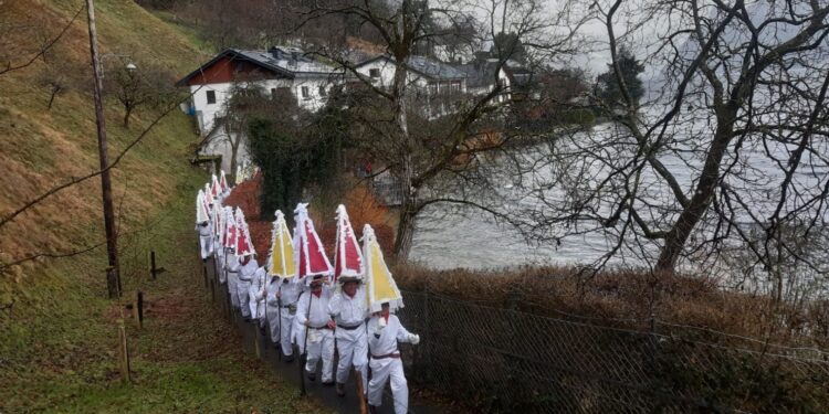 Glöcklerpasse vom Turnverein Gmunden 1861 zum 100 mal beim Gmundner Glöcklerlauf dabei