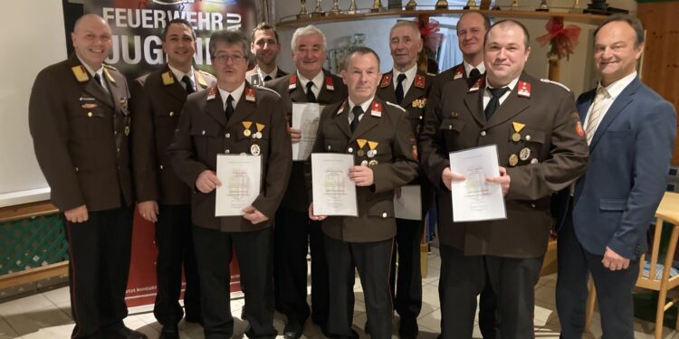 Vollversammlung der Feuerwehr Regau: Ein erfolgreiches Jahr 2024