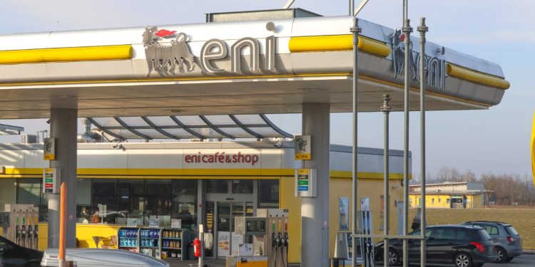 Fahndung nach Raubüberfall auf Tankstelle in Vorchdorf