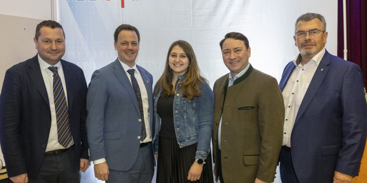 FPÖ-Bezirk Vöcklabruck: Erfolgreicher Bezirksparteitag