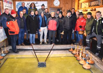 Eisstockderby: Die Lions gewannen das Bratl, die Kiwanis das Bier