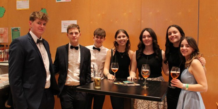 Jugend- und Pfarrball – Unvergessliche Ballnacht