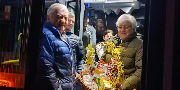 Mit Linienbus zur Altersehrung