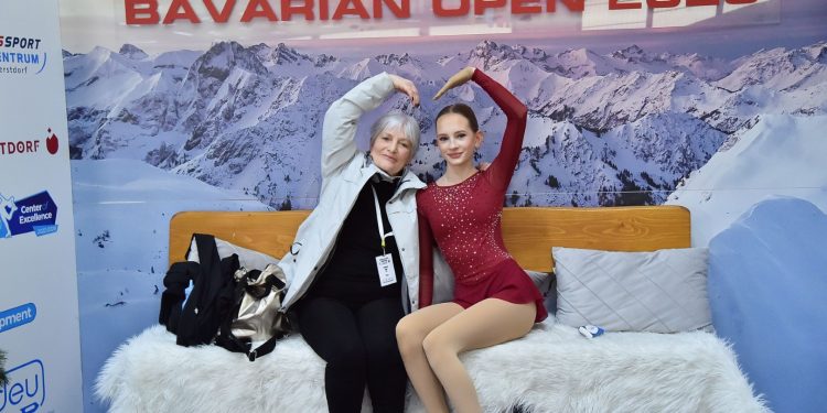 Marie Födinger erstmals beim ISU-Bewerb in Oberstdorf