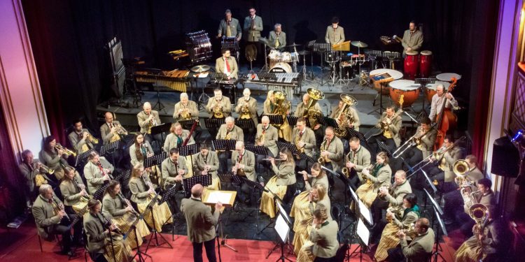 „Broadway meets Blasmusik“ im frisch renovierten Stadttheater Gmunden