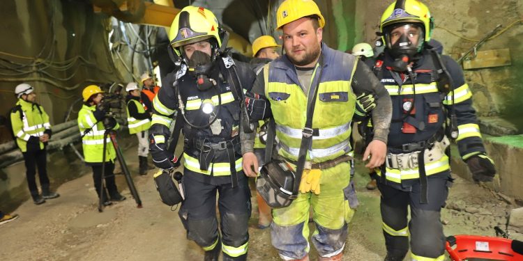 Mehr als 40 Rettungskräfte üben für den Ernstfall