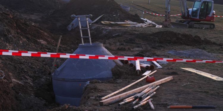 Arbeiter verschüttet: Zwei Tote bei schwerem Unfall bei Grabungsarbeiten auf Baustelle in Gampern