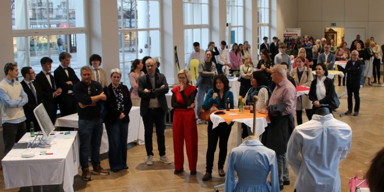 Erster Diplomarbeiten-Kongress der HAK Bad Ischl ein voller Erfolg