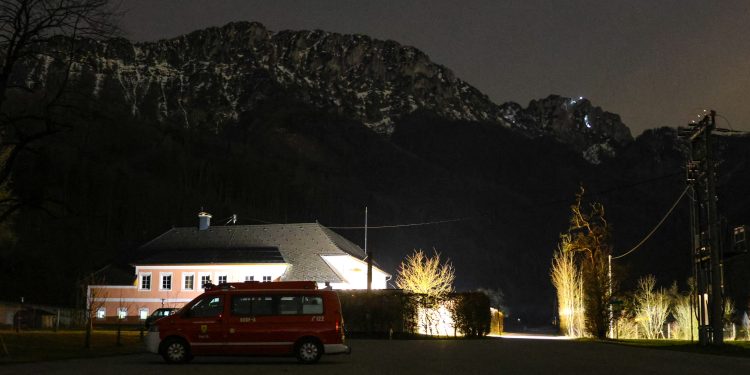 Nächtliche Suchaktion der Bergrettung auf der Falkenmauer und am Törl