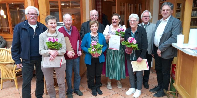 Mit Schwung ins neue Jahr Vereinsjahr – JHV des Pensionistenverbandes Ortsgruppe Gschwandt