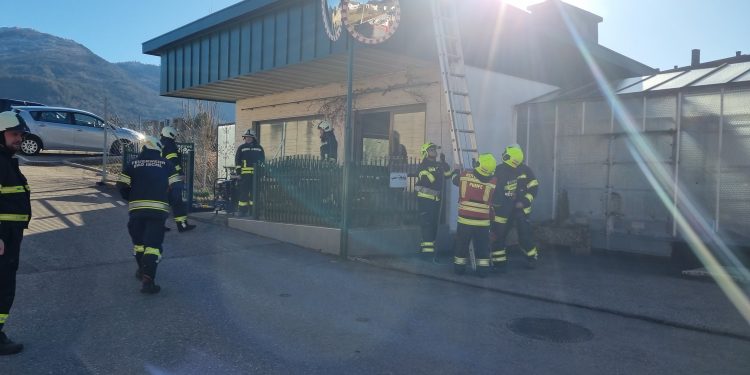 Kaminbrand-Alarm in Bad Ischl: Feuerwehr rückte aus