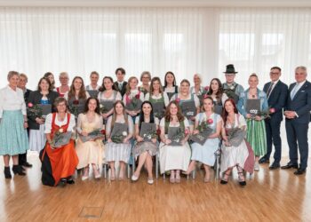 Bad Ischl begrüßt 23 neue PflegefachassistentInnen