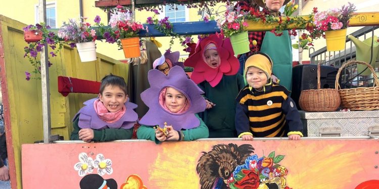 Faschingtag, Faschingtag, Faschingssonntag in der Narrenhochburg Ebensee!