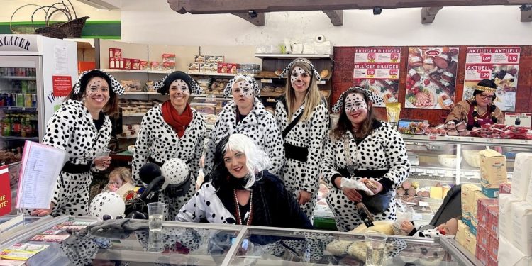 Faschingtag san bald vorbei, doch heut san mir nu all dabei!